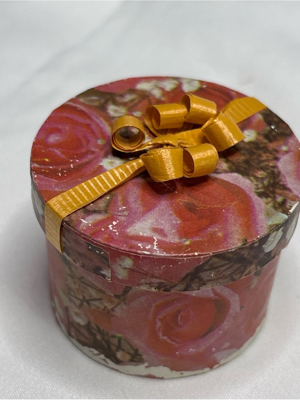 Gold Ribbon Floral Gift Box Accessory